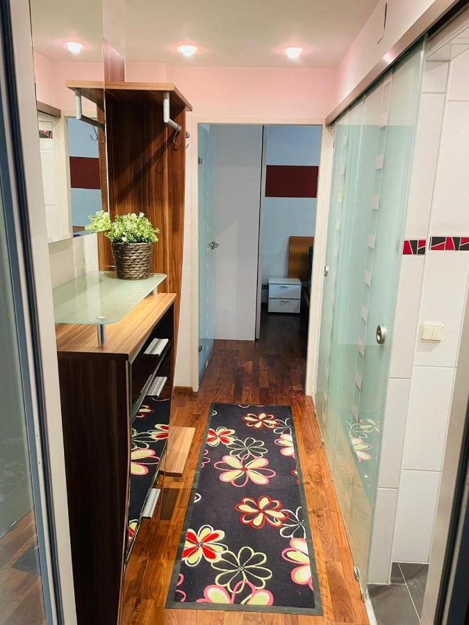 Super Deluxe Apartment - Near U6, U3 In City Center Wenen Buitenkant foto